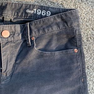 GAP | Skinny Mid-Rise Corduroy Pants size 27